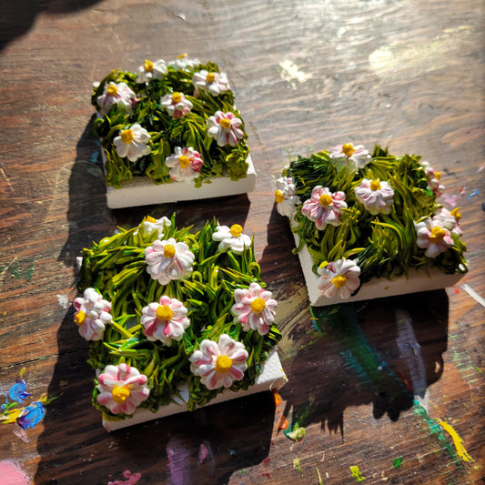 Mini Daisy Magnets | 2" by 2"